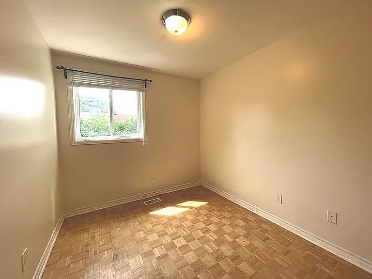 934 Beauclaire Dr — Photo 7