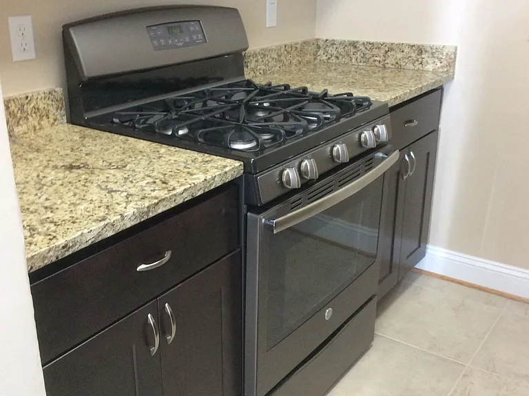 Connecticut Park Apartments — Photo 34