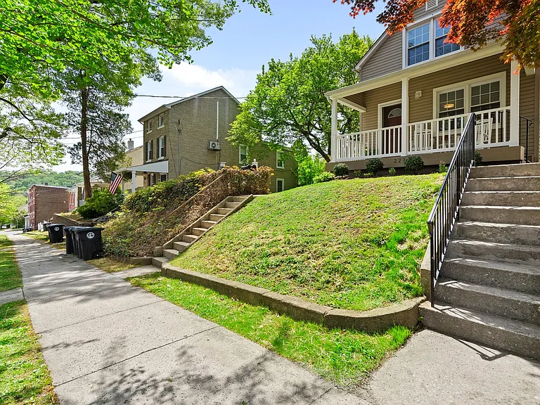 223 E 6th Ave — Photo 38