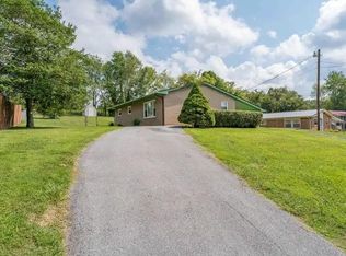 1419 Stoneybrook Dr, Johnson City, TN 37601
