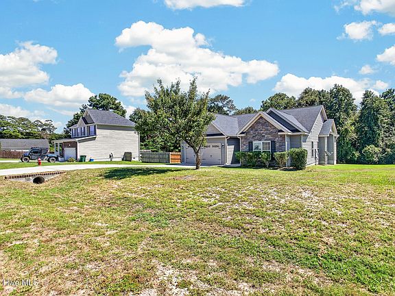 3rd image of 405 Peppermint Drive