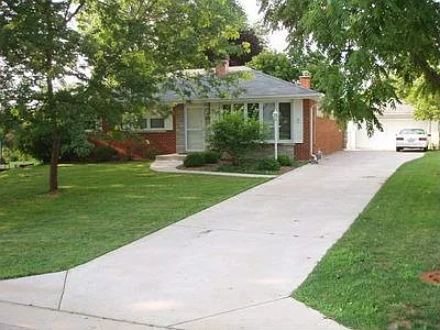 17W406 Karban Rd photo 1