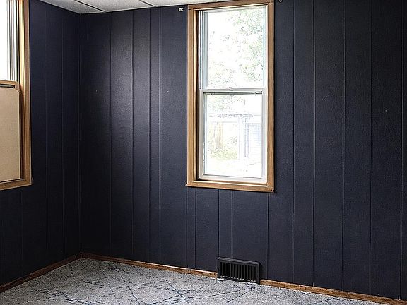 5th image of 512 E Riverside Dr