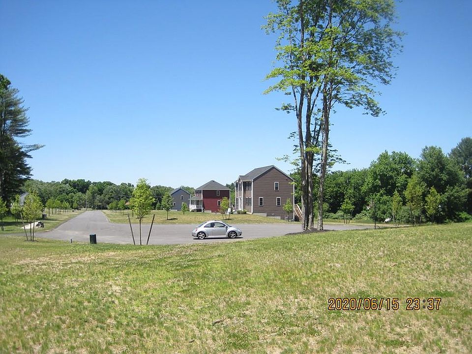 2nd image of 9 Shamrock Ln
