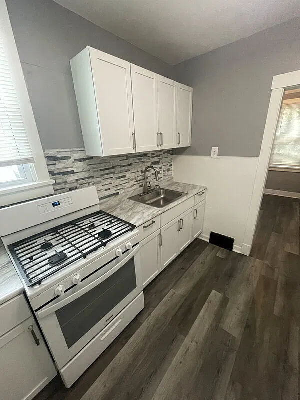 2 bed, 1.0 bath, $1,475 — Photo 2