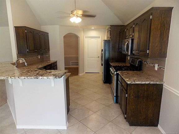 4th image of 8814 N 134th East Ave