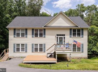206 Greenbriar Cir, Cross Junction, VA 22625