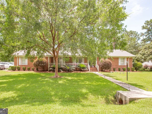 1249 Riverdale Dr, Waycross, GA 31503