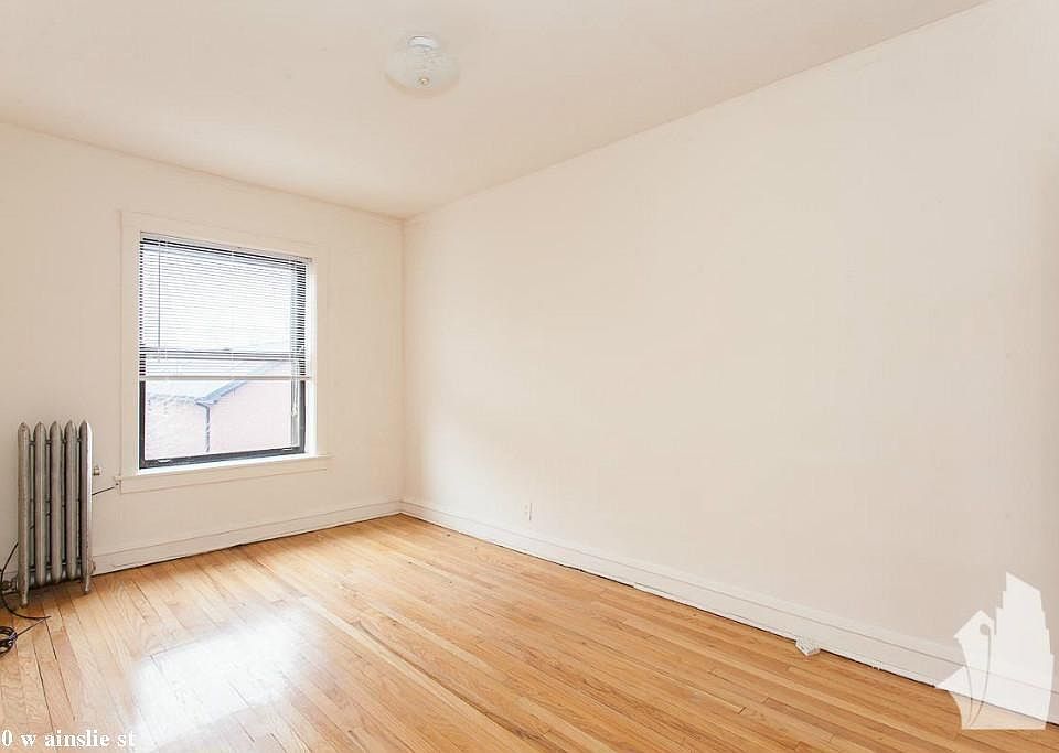 1st image of 2100 W Ainslie St #1021
