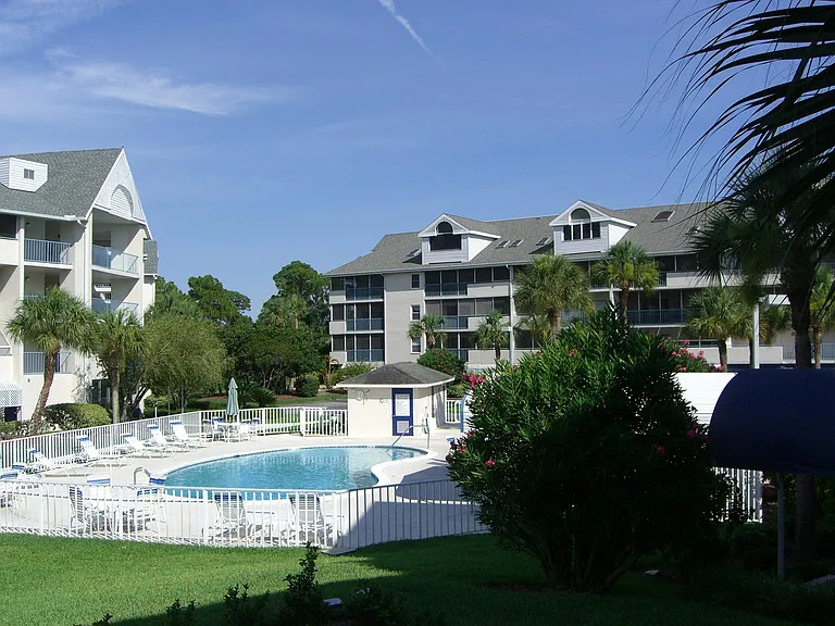 5537 Sea Forest Dr #104 — Photo 5