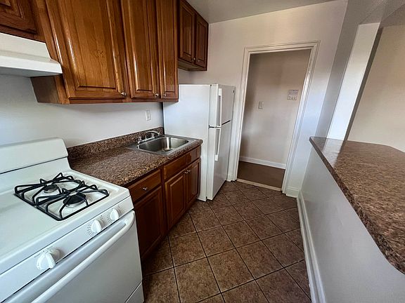 3rd image of 21-57 23rd St #3