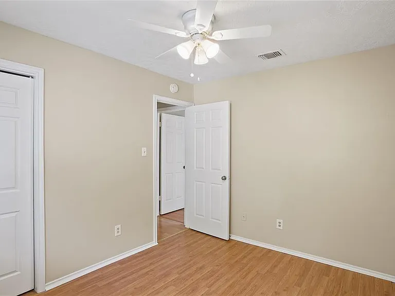 10518 Linecamp Dr — Photo 15