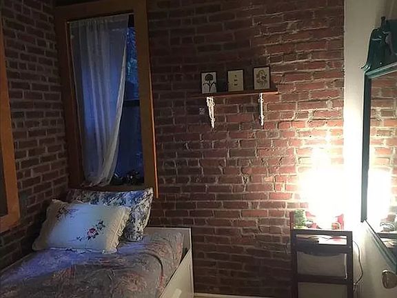 3rd image of 163 Stanton St APT 4