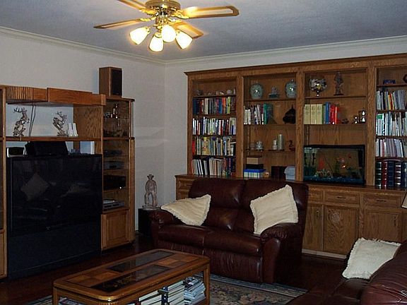 5th image of 2802 Lake Colony Dr