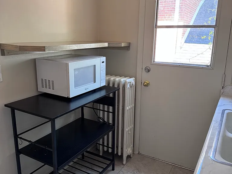 111 E Gilman St #2 — Photo 8