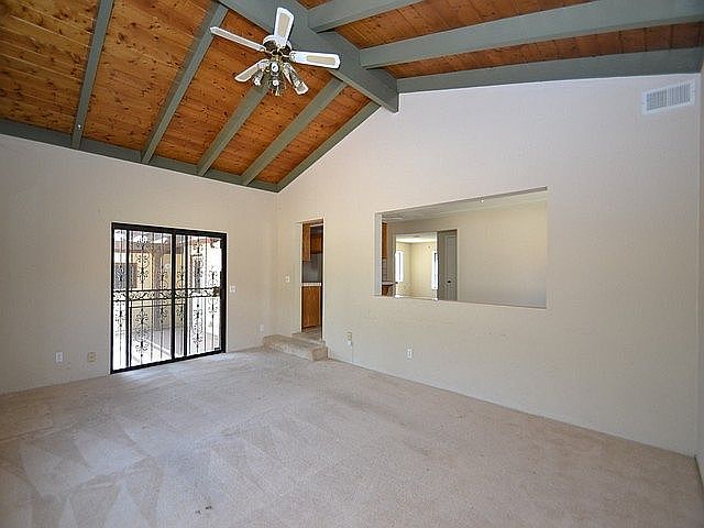 2nd image of 2511 Goetze St