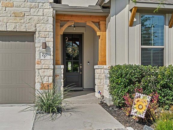 4th image of 221 Iron Creek Way