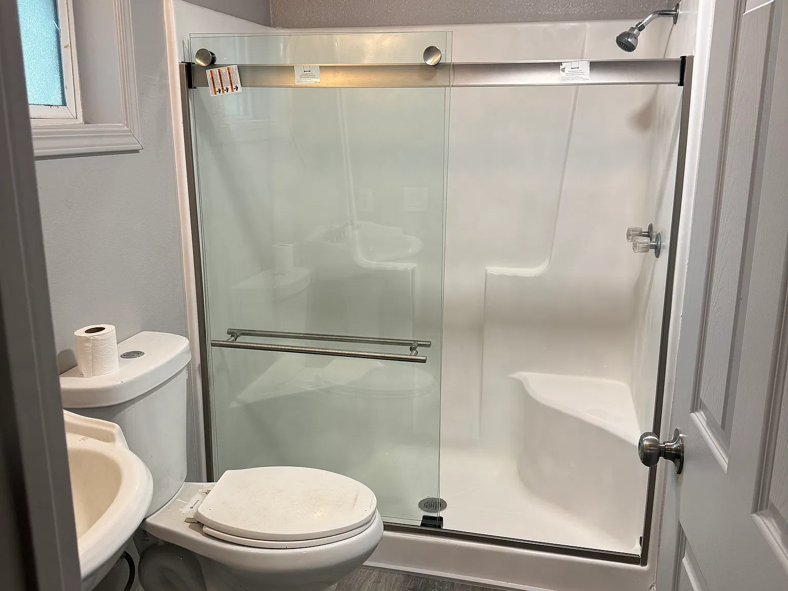 3 bed, 900 sqft, $2,100 — Photo 2