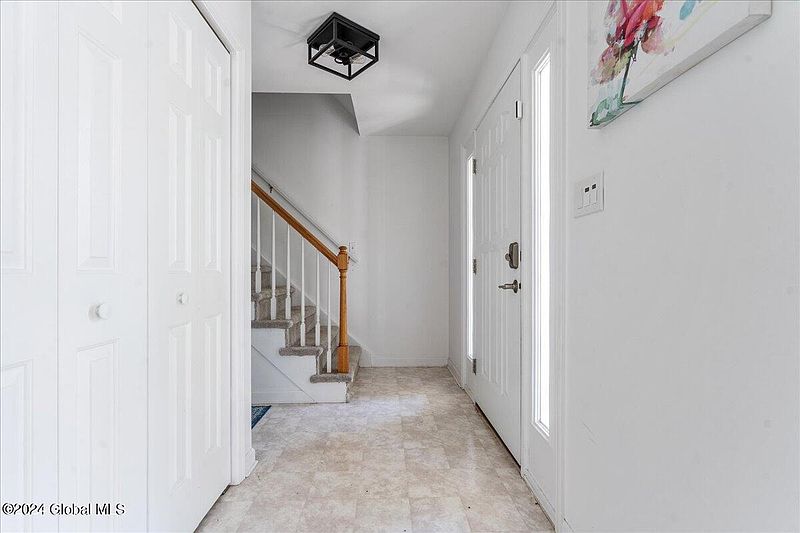 3rd image of 16 Gordon Court