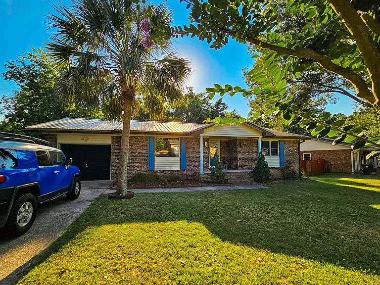398 Furman Ln — Photo 9
