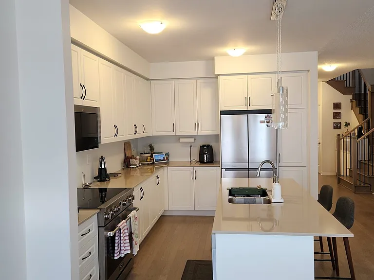 292 Bergamot Ave — Photo 8