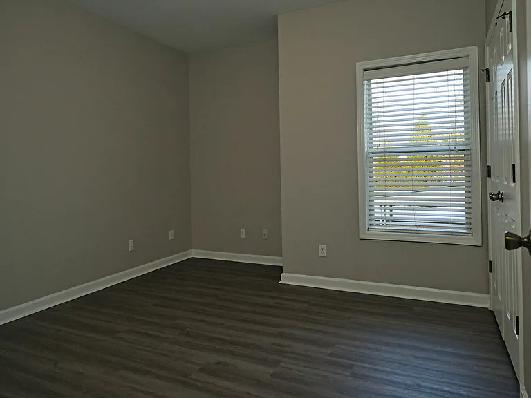 Griffin Gate Apartments — Photo 8