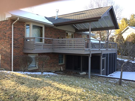 Large deck with vaulted roof