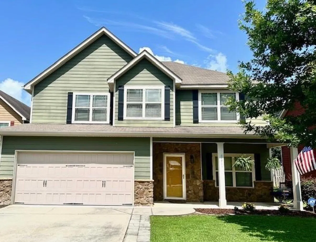4 bed, 2481 sqft, $2,450 — Photo 1