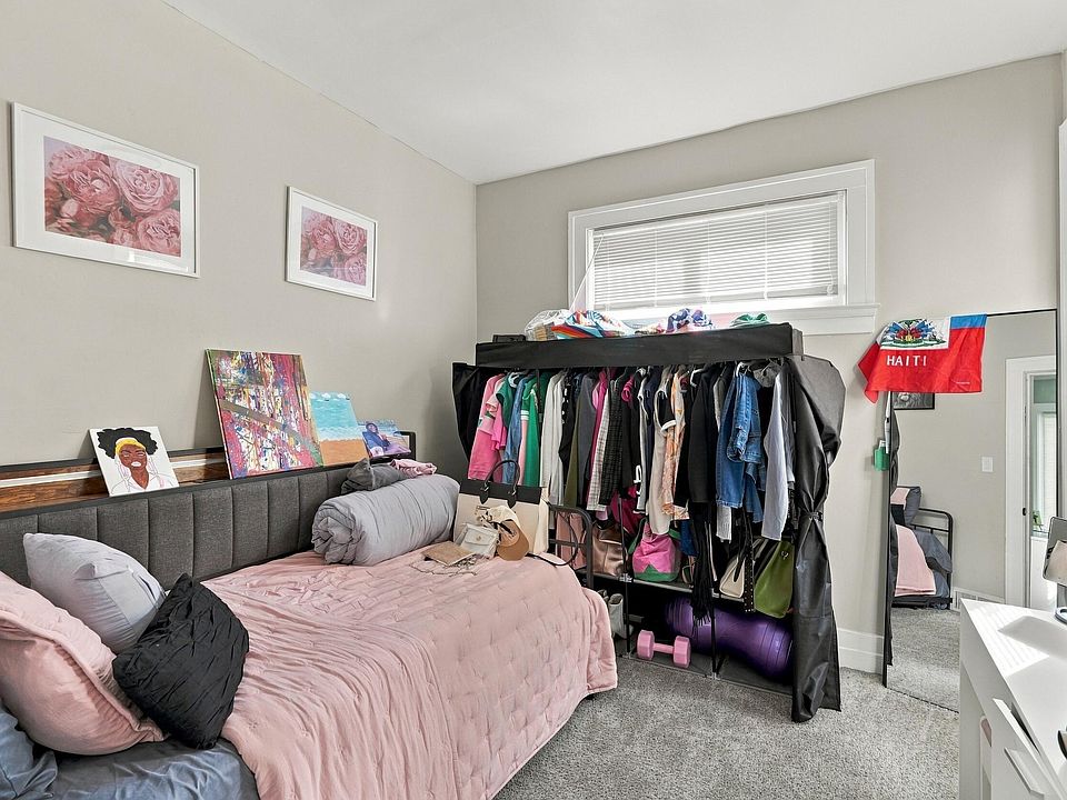 92 E Pleasant St, photo 6