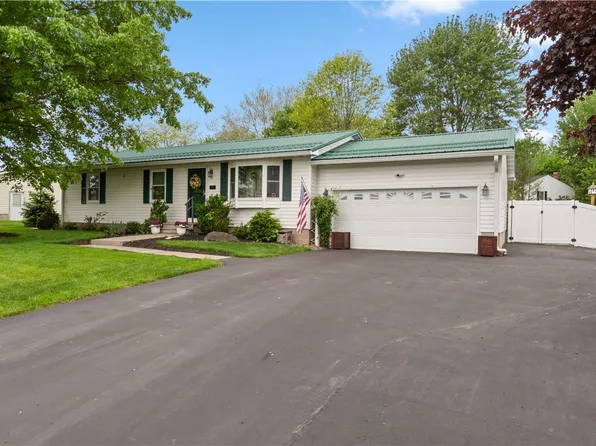 34 Van Renssalaer St, Seneca Falls, NY 13148