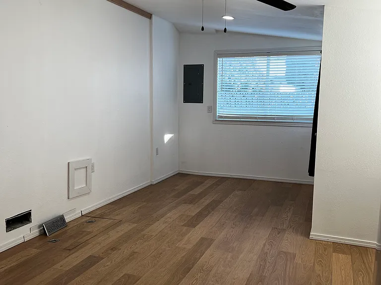 30 W Washington Ave #1B — Photo 5