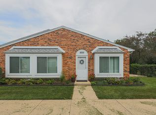 2003 Sudbury Dr, Hoffman Estates, IL 60169