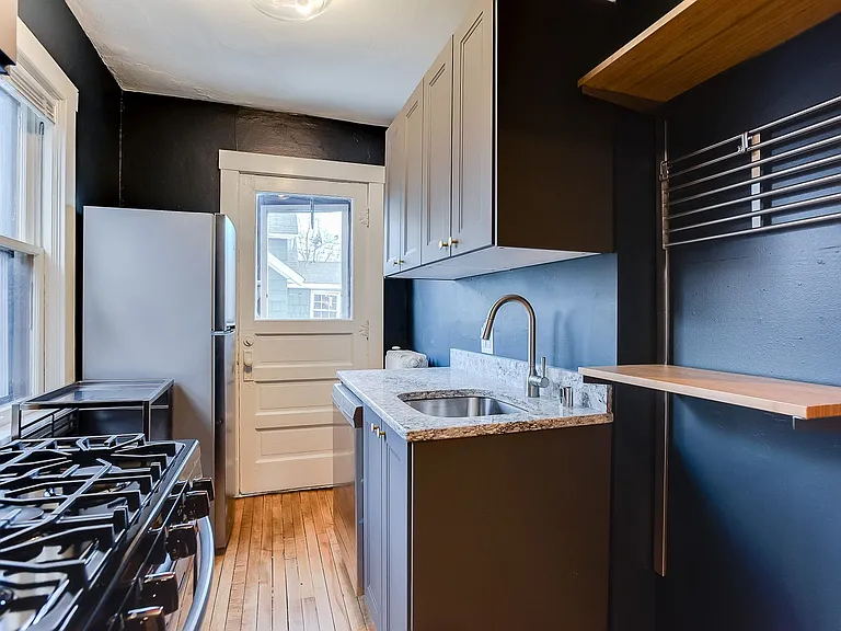 424 Smith — Photo 36