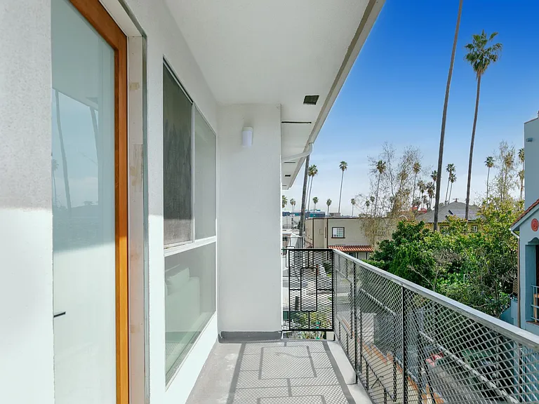 221 N Catalina St #9 — Photo 33
