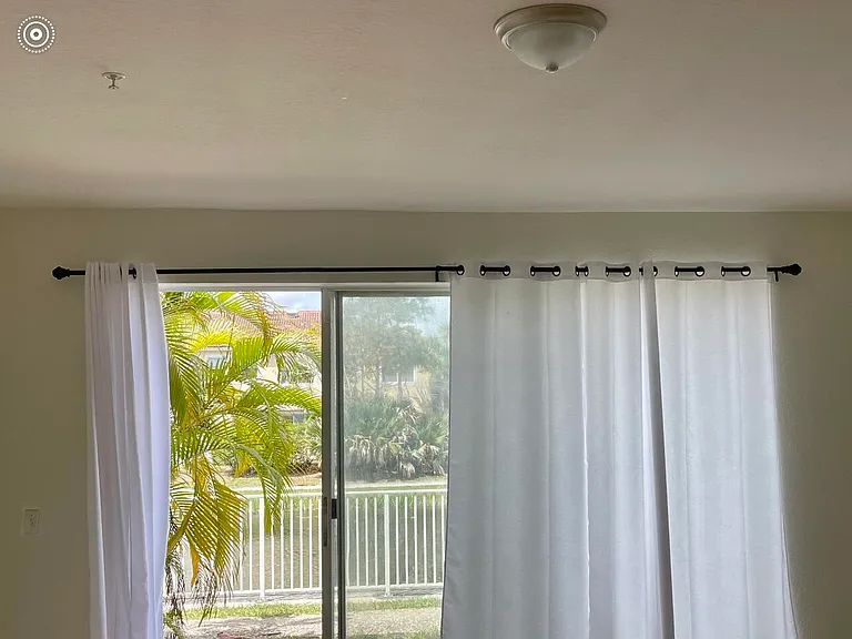 880 Pipers Cay Dr — Photo 5