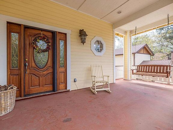 3rd image of 1047 Butte Ave
