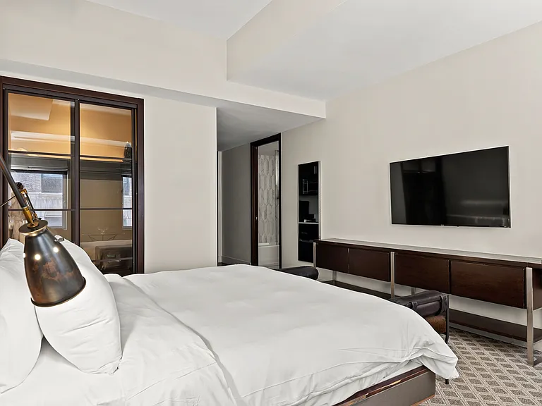 114 E 32nd St #1002 — Photo 8