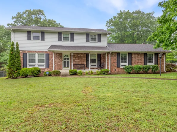 103 Forrest Hills Dr, Dickson, TN 37055