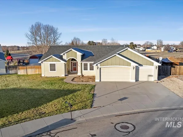 445 NE Greystone Loop, Mountain Home, ID 83647