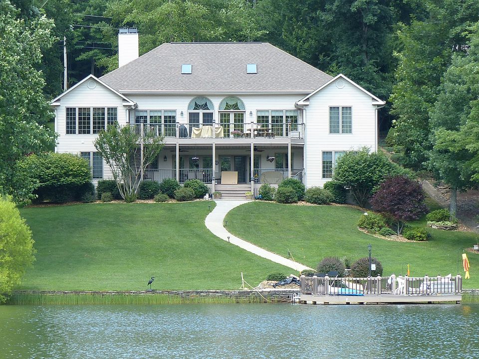 1st image of 118 Chatham Ln