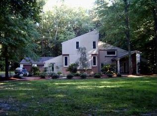 317 Woodards Ford Rd, Chesapeake, VA 23322