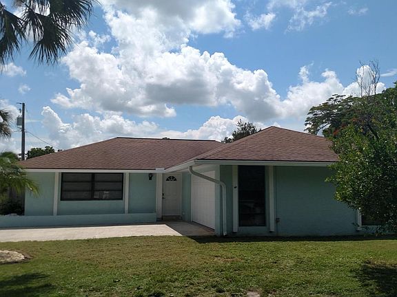 Home For Sale In ST LUCIE POINT