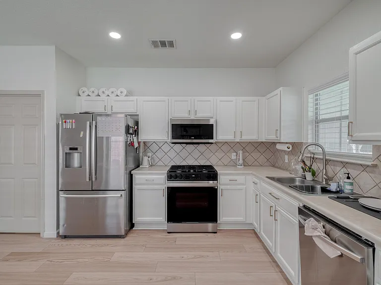 436 Grey Feather Ct — Photo 9