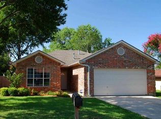 7504 S College Cir, North Richland Hills, TX 76180