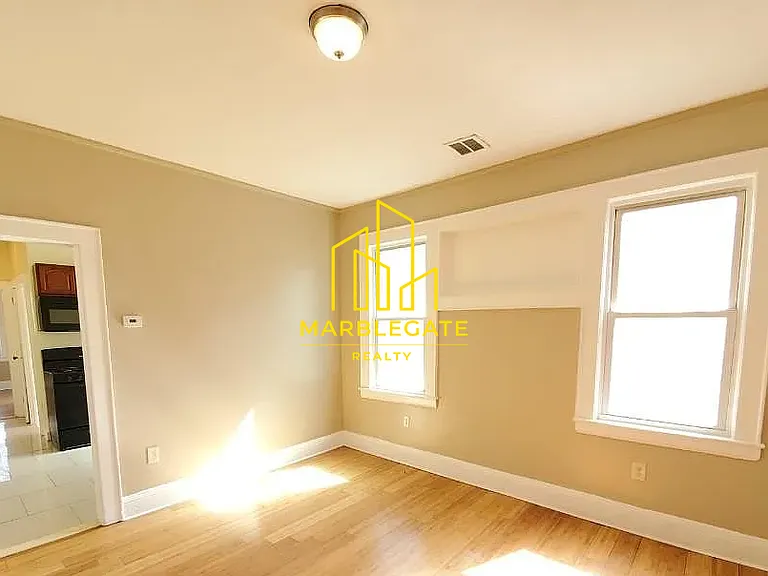 43 Underwood St #22R — Photo 4