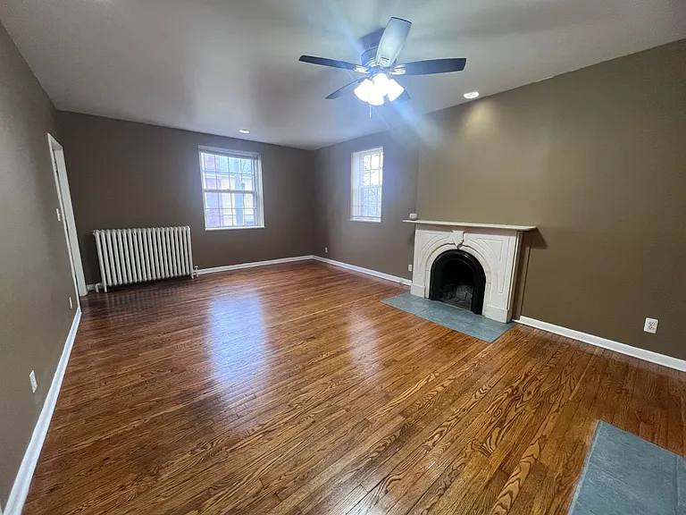 15-19 College Ave NE — Photo 5