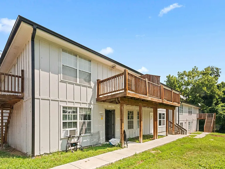 501 Vilas St — Photo 34