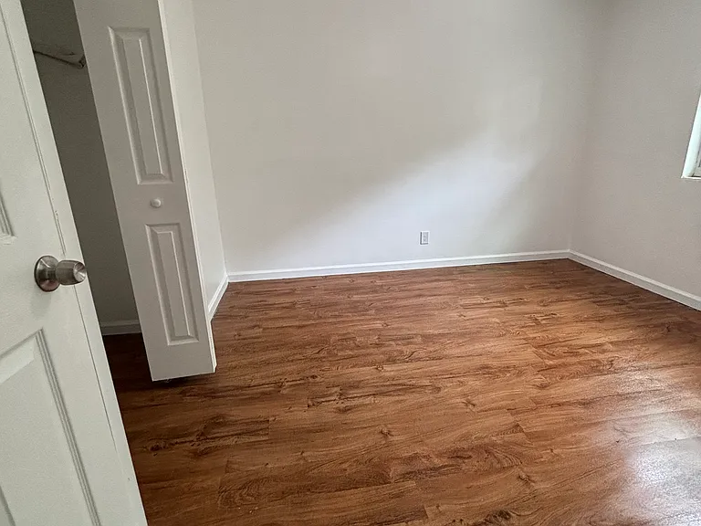 Alderman — Photo 7