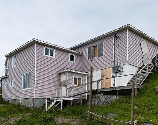 2nd image of 4 Lakeshore Road