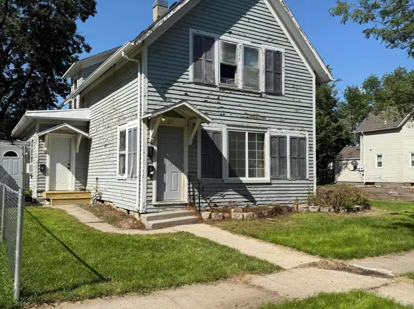 211 7th Ave SE, Aberdeen City, SD 57401